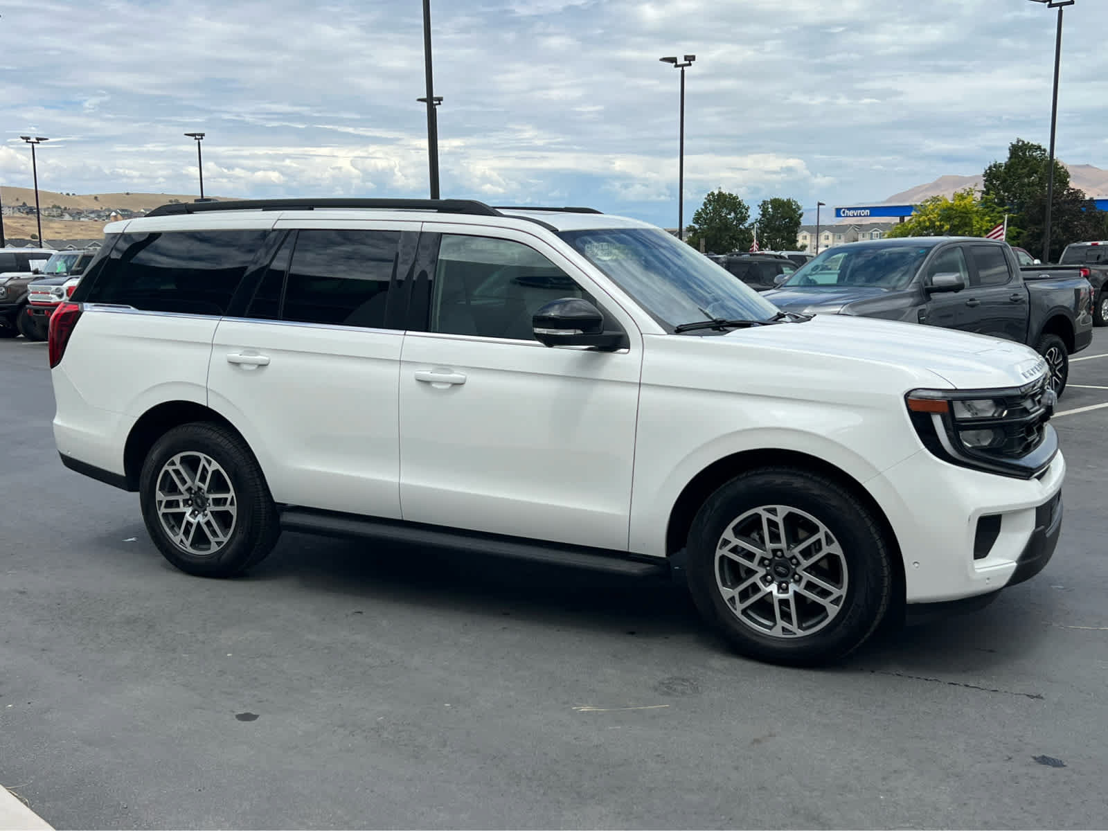 Certified 2025 Ford Expedition Active AWD/4WD image 5