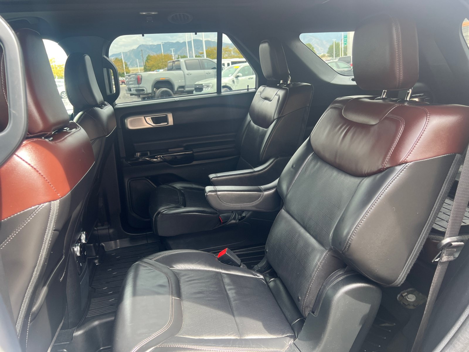 Certified 2023 Ford Explorer Platinum w/ Technology Package AWD/4WD image 25
