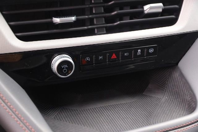 Certified 2025 Ford Explorer Active AWD/4WD image 20