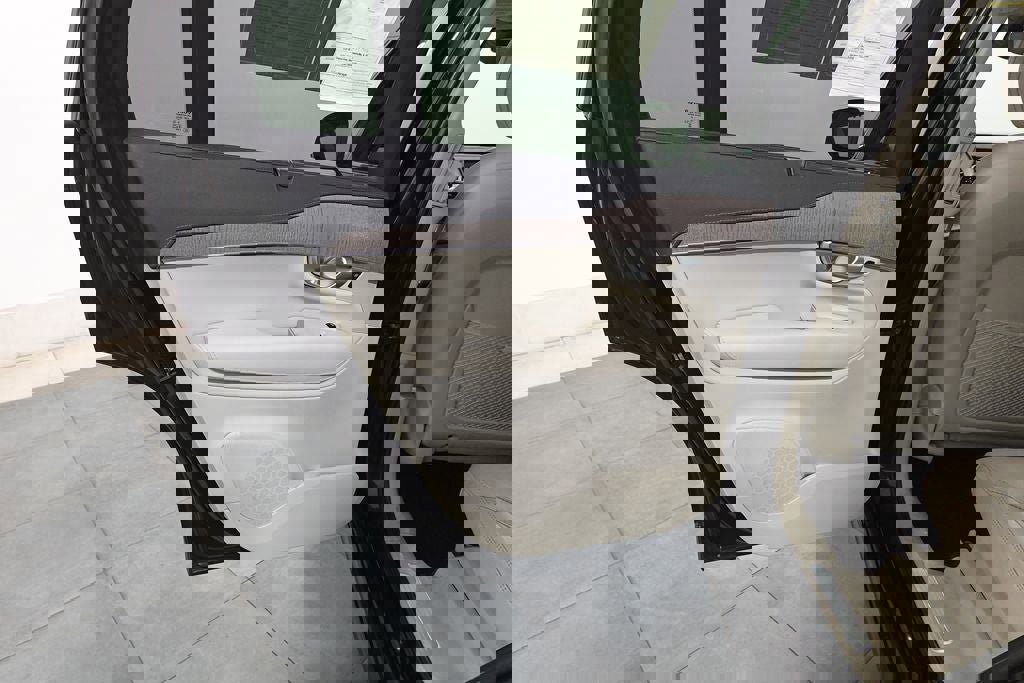 Used 2023 Volvo XC90 B6 Ultimate w/ Protection Package Premier image 23