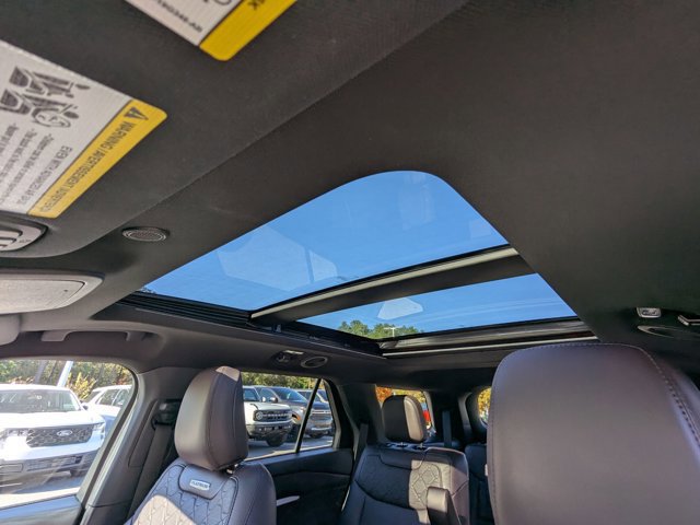 Certified 2025 Ford Explorer Platinum w/ Ultimate Package image 29