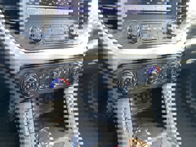 Used 2019 GMC Acadia SLE w/ Driver Alert Package I image 16