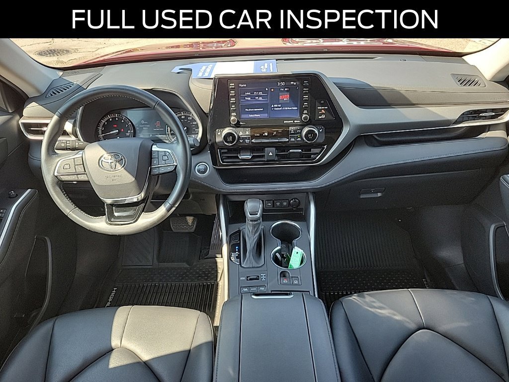 Used 2021 Toyota Highlander XLE AWD/4WD image 9