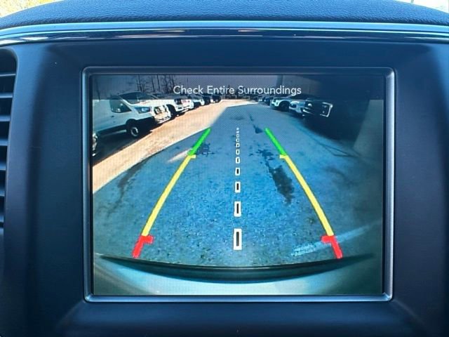 Used 2017 Jeep Grand Cherokee Altitude image 18