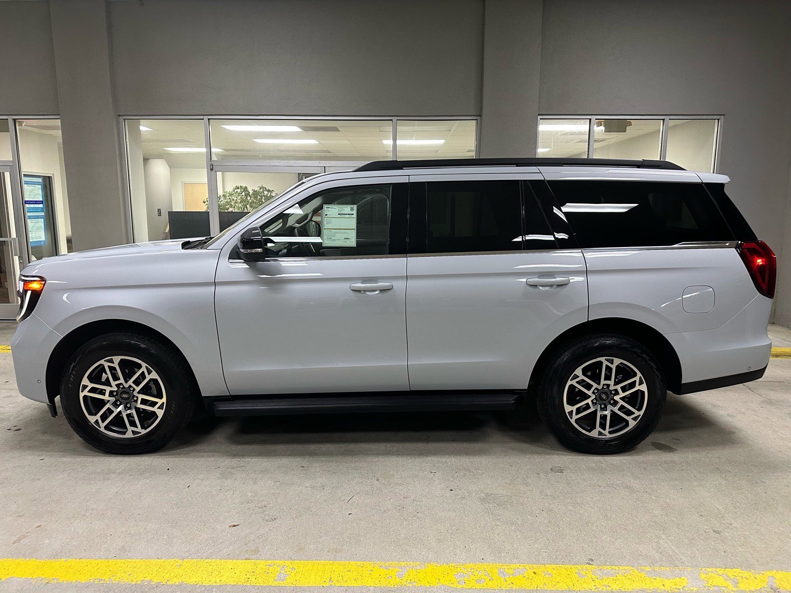 Certified 2025 Ford Expedition Active image 2