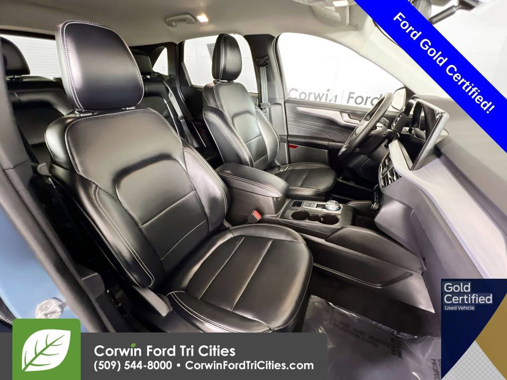 Certified 2025 Ford Escape Platinum image 18