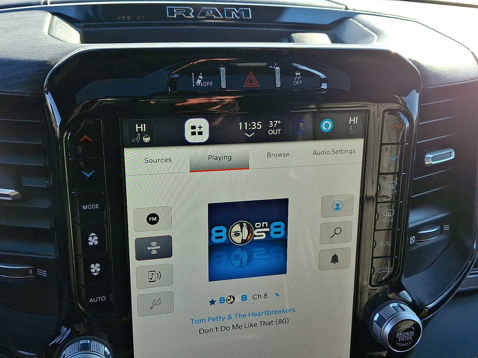 Used 2024 RAM 2500 Limited image 17