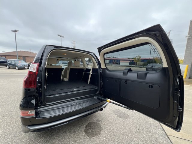 Used 2020 Lexus GX 460 Luxury w/ Luxury Sport Package AWD/4WD image 24