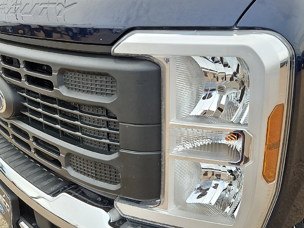 Certified 2025 Ford F350 XL w/ XL Off-Road Package AWD/4WD image 14