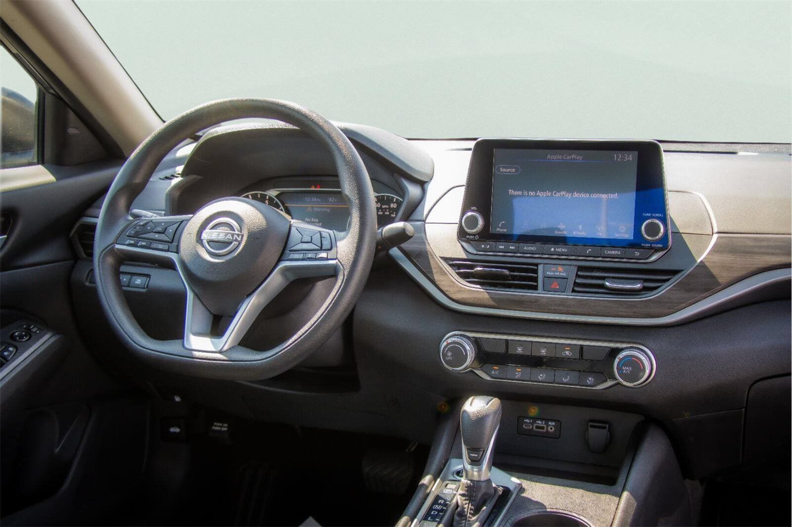 Used 2025 Nissan Altima 2.5 SV FWD image 5