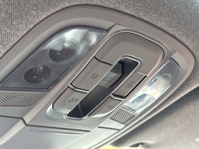 Used 2020 Hyundai Santa Fe SEL w/ Convenience + Premium Package FWD image 41