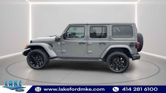 Used 2023 Jeep Wrangler Unlimited Sahara w/ Dual Top Group AWD/4WD image 5