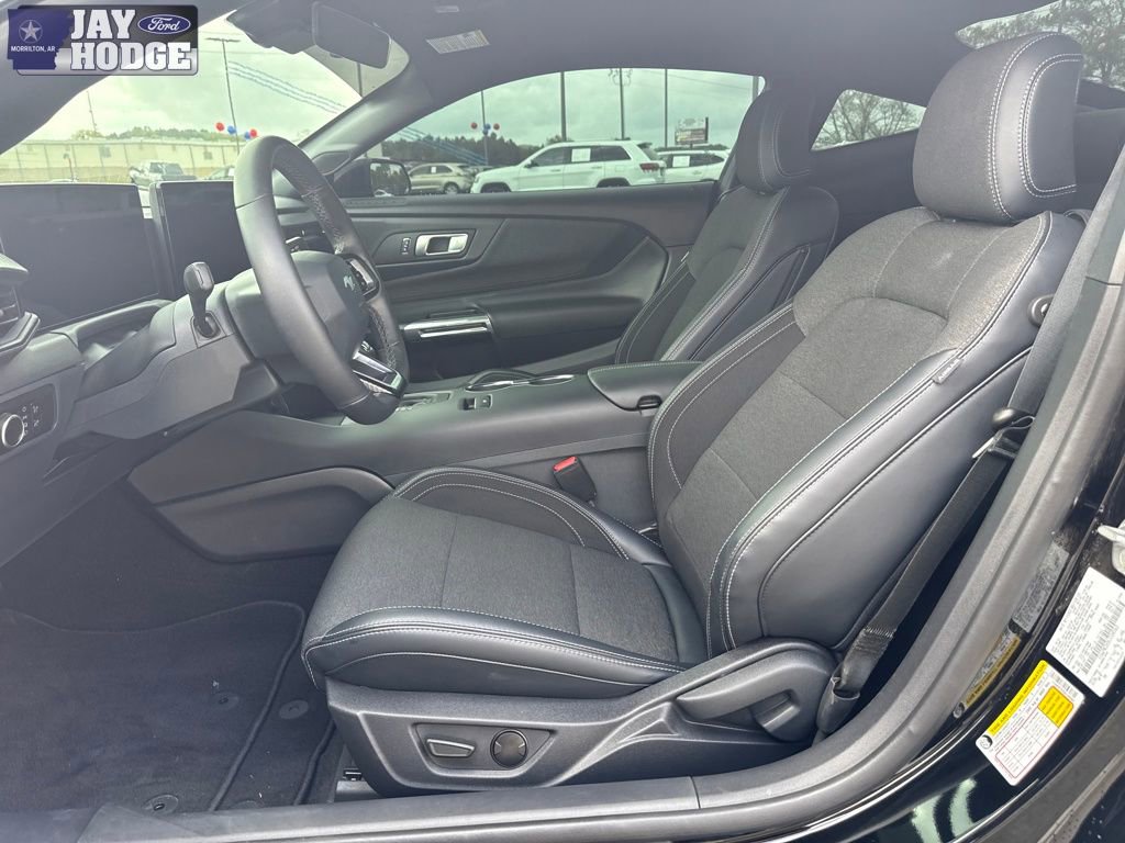 Certified 2025 Ford Mustang Coupe RWD image 9