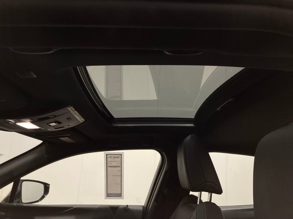 Used 2019 Lexus UX 200 image 22