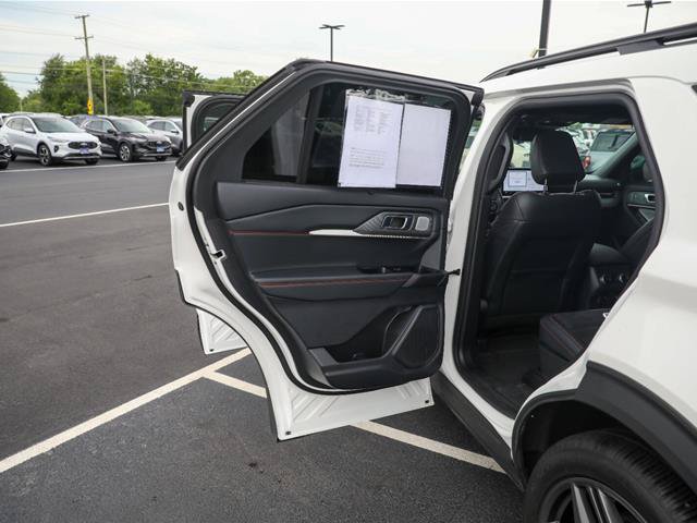 Certified 2025 Ford Explorer ST AWD/4WD image 23