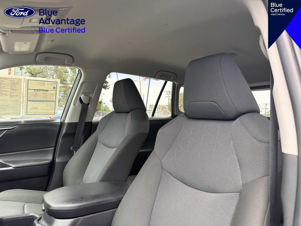 Used 2025 Toyota RAV4 XLE AWD/4WD image 20