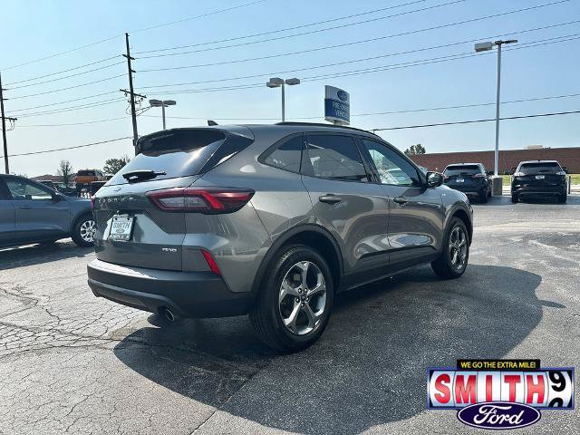 Certified 2025 Ford Escape ST-Line Select AWD/4WD image 7