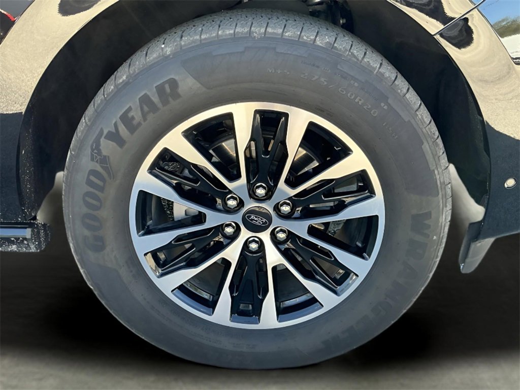 Certified 2025 Ford Expedition Max Platinum image 15