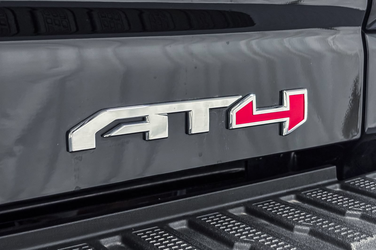 Used 2024 GMC Sierra 2500 AT4 w/ AT4 Premium Plus Package AWD/4WD image 13