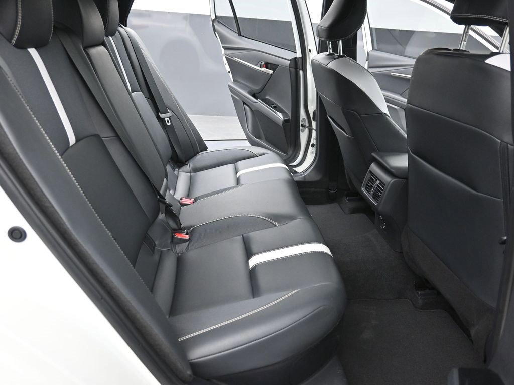Used 2025 Toyota Camry SE image 10