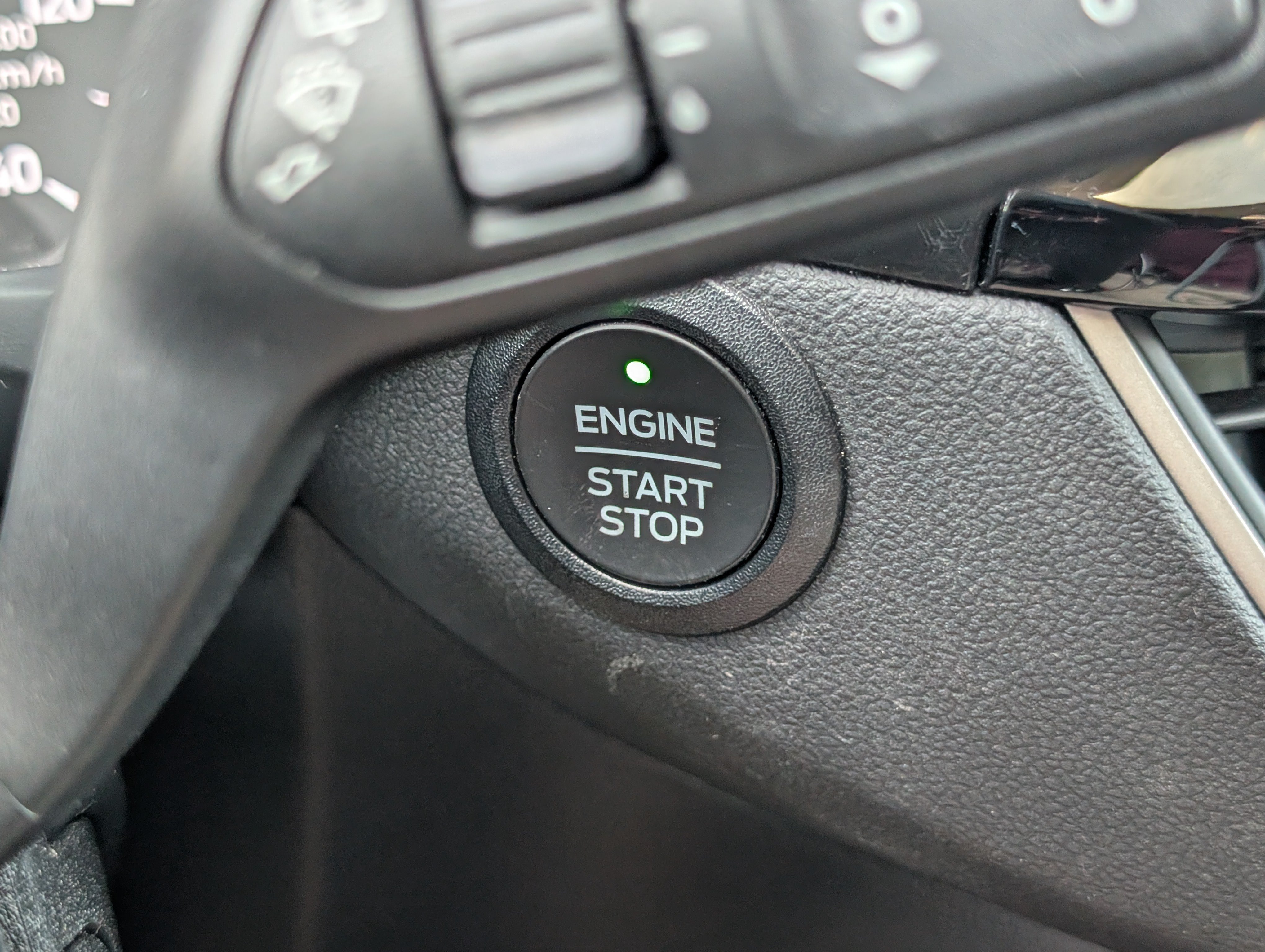 Certified 2022 Ford Escape SEL w/ SEL Stealth AWD Package image 27