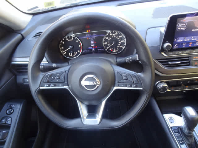 Used 2024 Nissan Altima 2.5 SV FWD image 13
