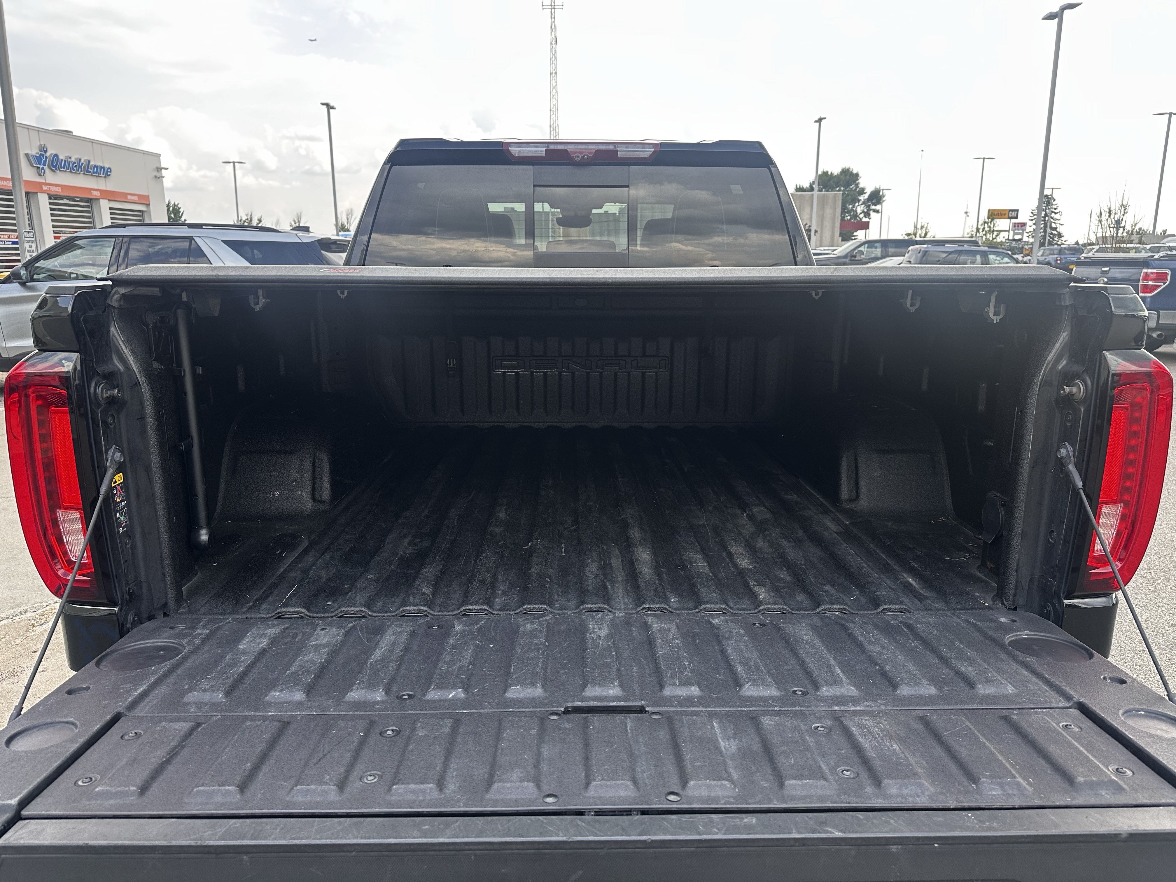 Used 2023 GMC Sierra 1500 Denali Ultimate AWD/4WD image 12