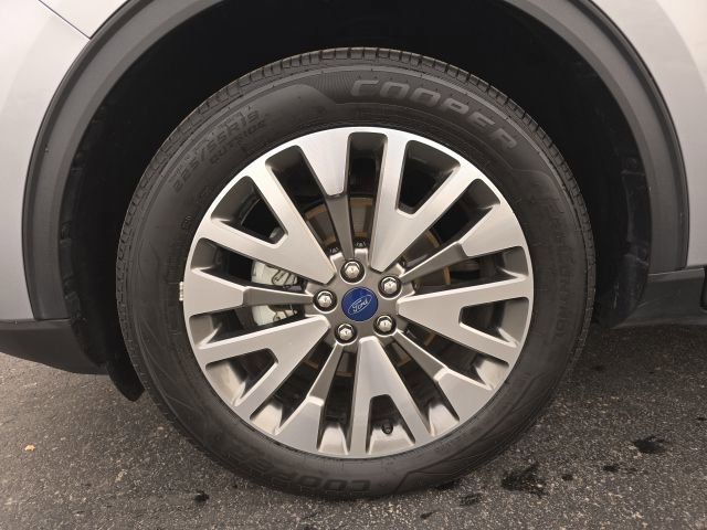 Certified 2022 Ford Escape Titanium AWD/4WD image 13