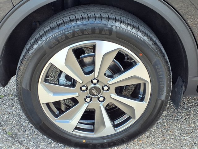Certified 2023 Ford Escape Platinum w/ Premium Technology Package AWD/4WD image 31