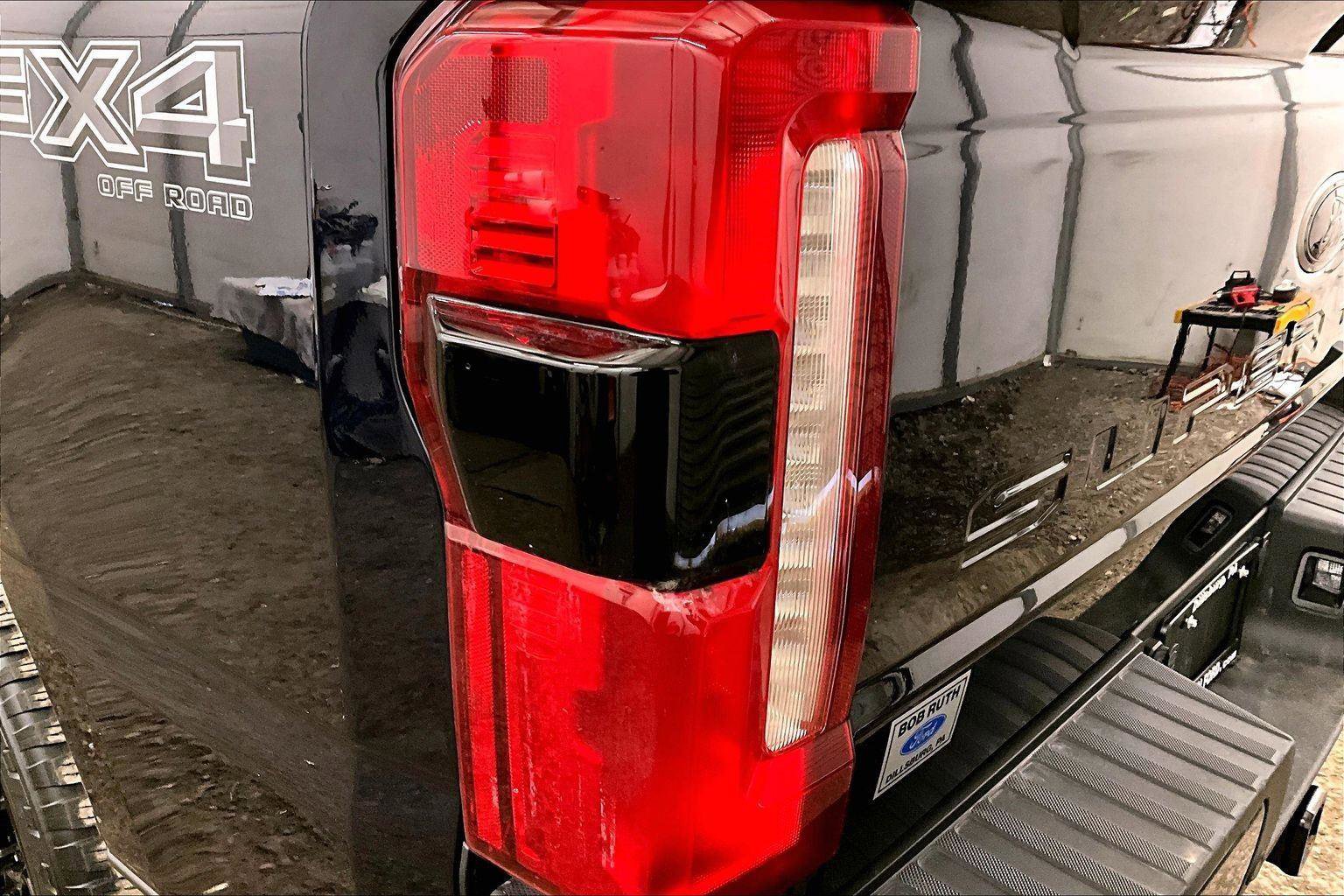 Certified 2025 Ford F250 Lariat w/ Lariat Ultimate Package image 28