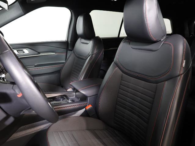 Certified 2025 Ford Explorer ST-Line AWD/4WD image 8
