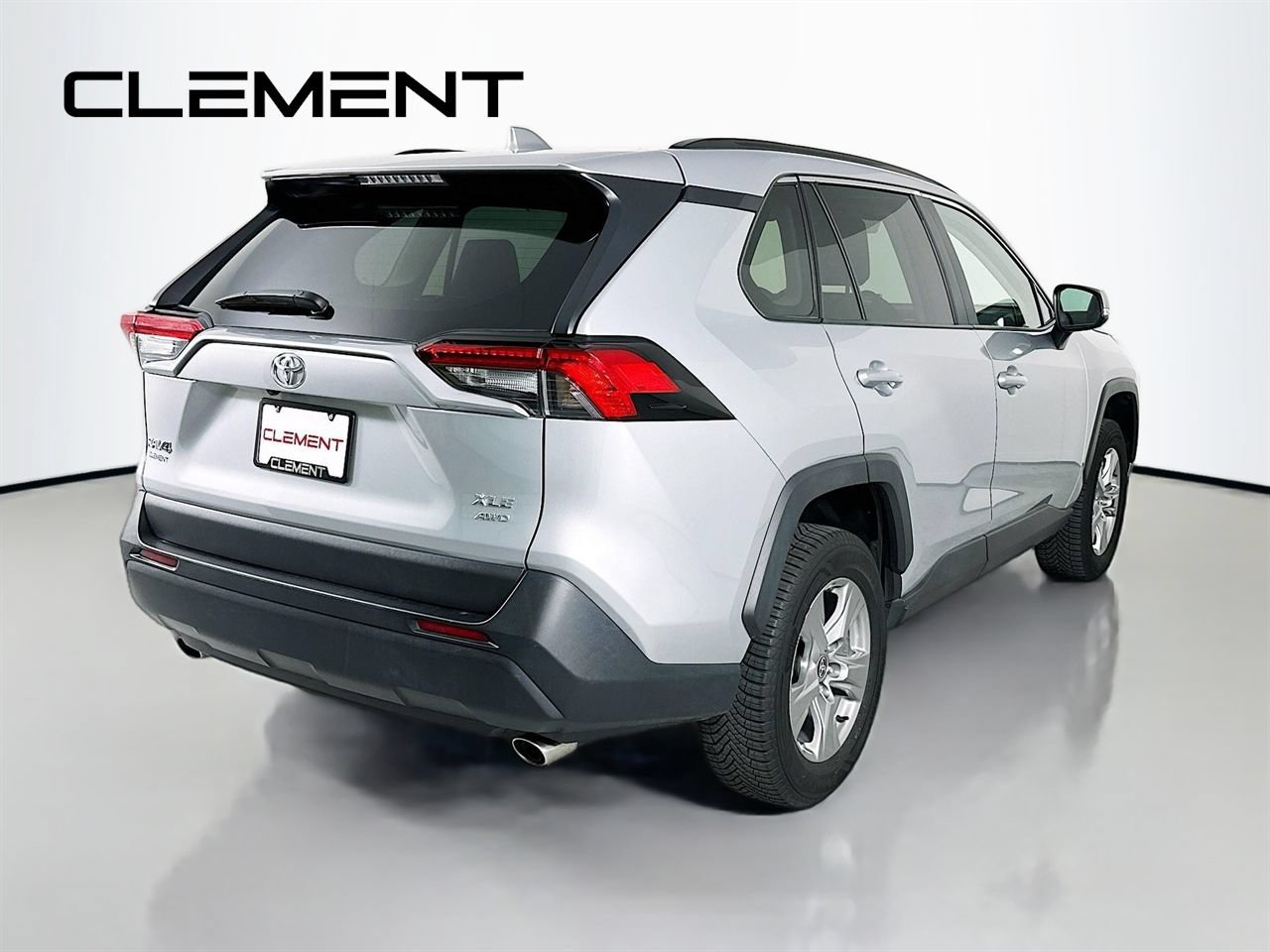 Used 2024 Toyota RAV4 XLE AWD/4WD image 7