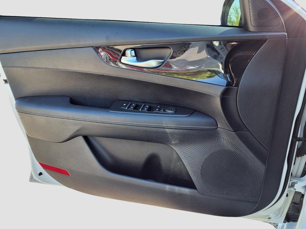 Used 2024 Kia Forte GT-Line FWD image 23