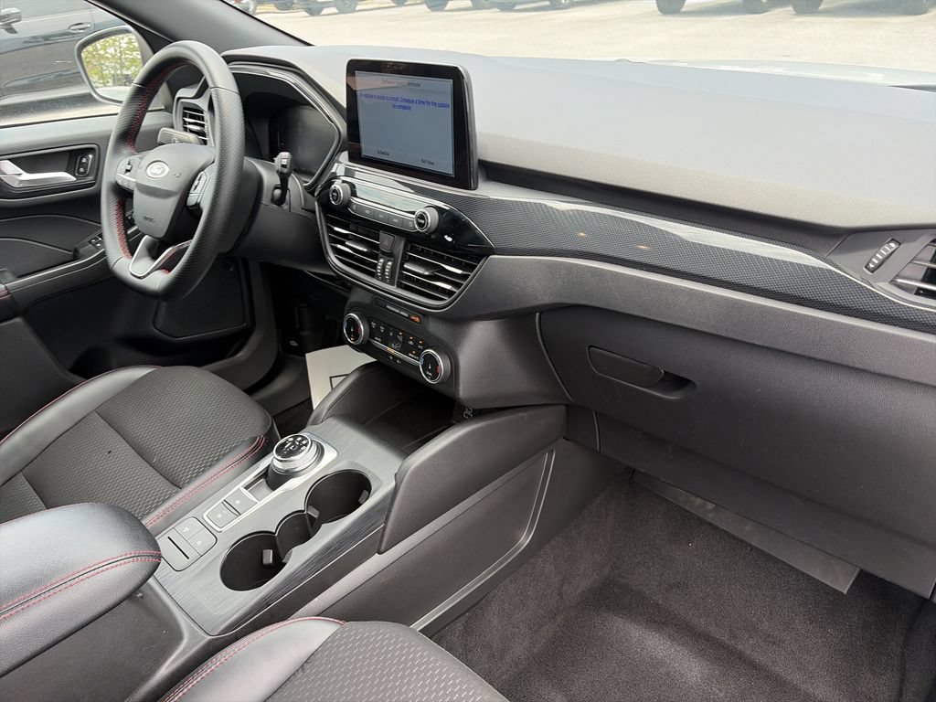 Certified 2025 Ford Escape ST-Line FWD image 31