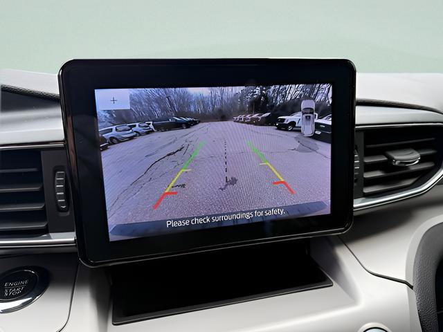 Certified 2022 Ford Explorer XLT w/ Equipment Group 202A AWD/4WD image 12