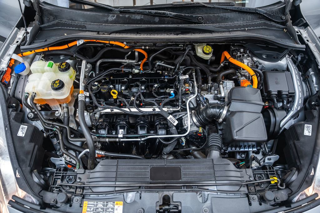 Certified 2020 Ford Escape SE Sport FWD image 19