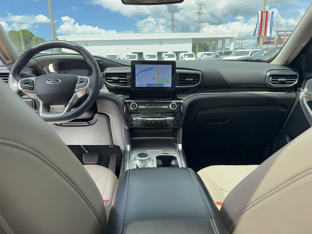 Certified 2022 Ford Explorer Limited w/ Hybrid Equipment Group 310A AWD/4WD image 30