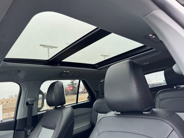 Certified 2023 Ford Explorer XLT w/ Equipment Group 202A image 15