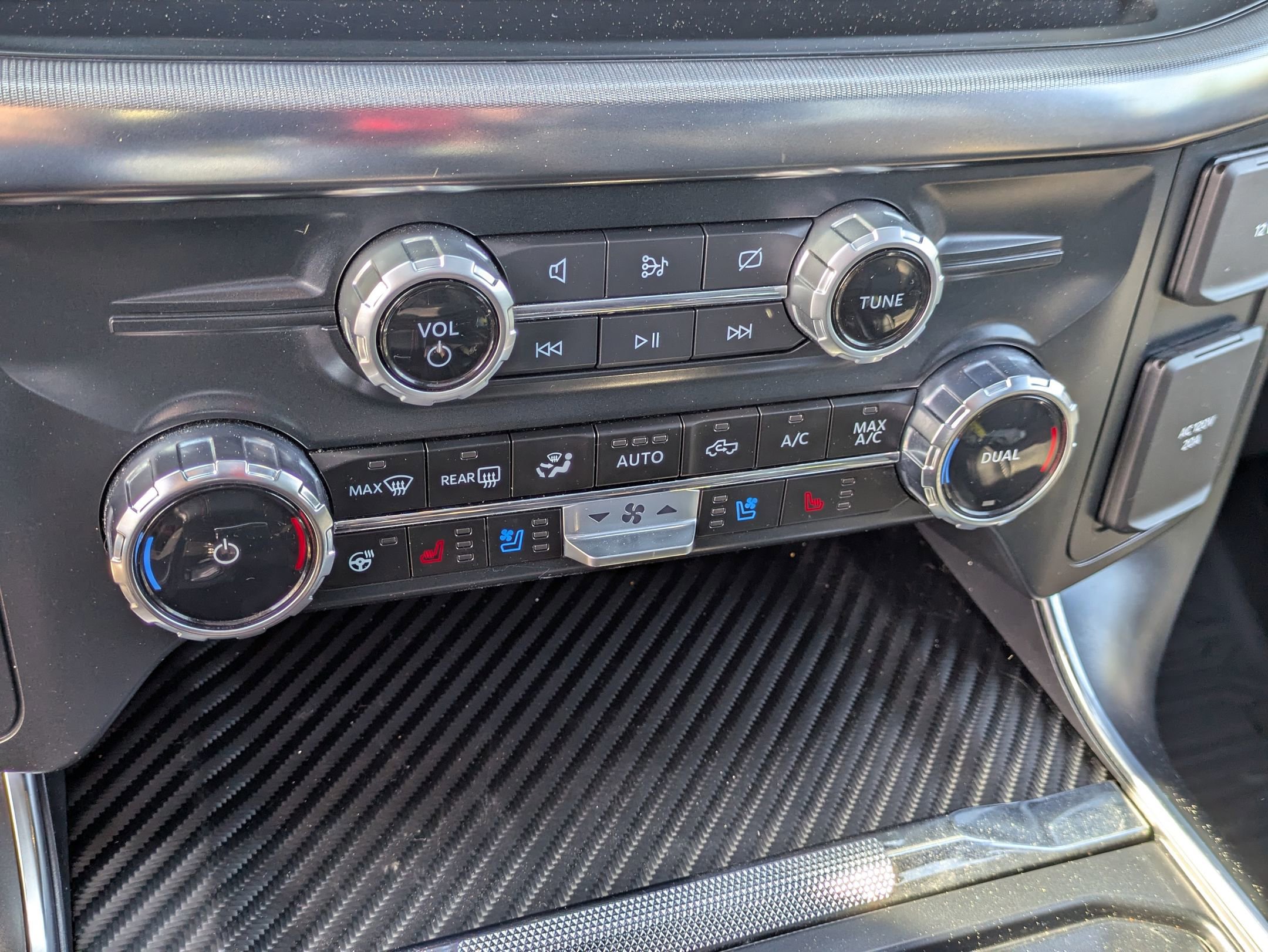 Certified 2024 Ford F150 Raptor image 25