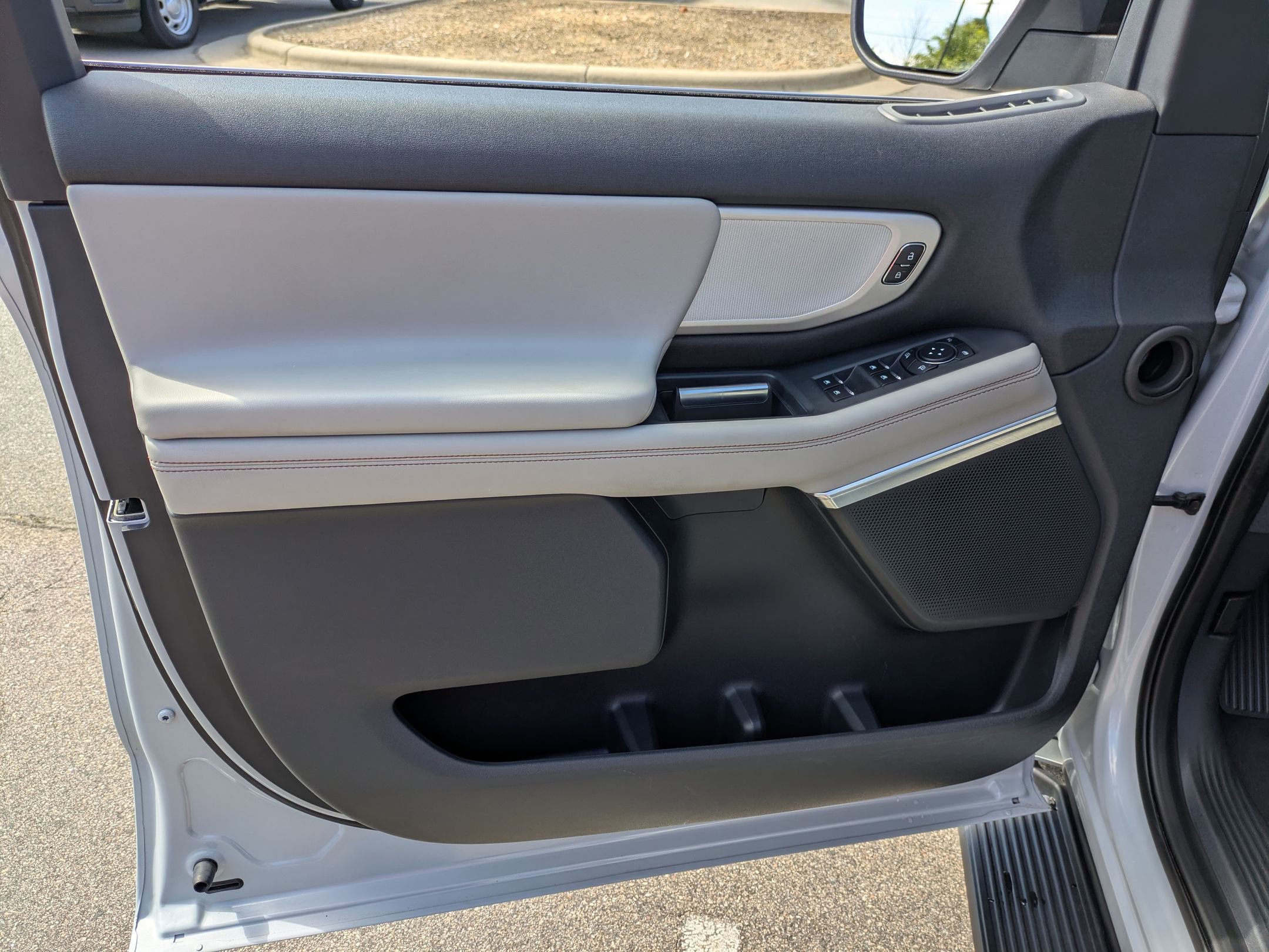 Certified 2025 Ford Expedition Active RWD image 15