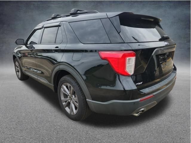 Certified 2022 Ford Explorer XLT w/ Equipment Group 202A AWD/4WD image 7