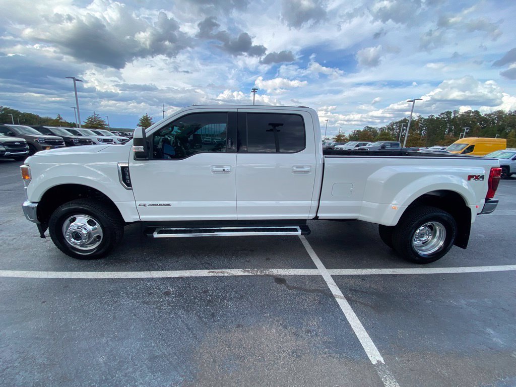 Certified 2022 Ford F350 Lariat w/ Lariat Ultimate Package AWD/4WD image 4