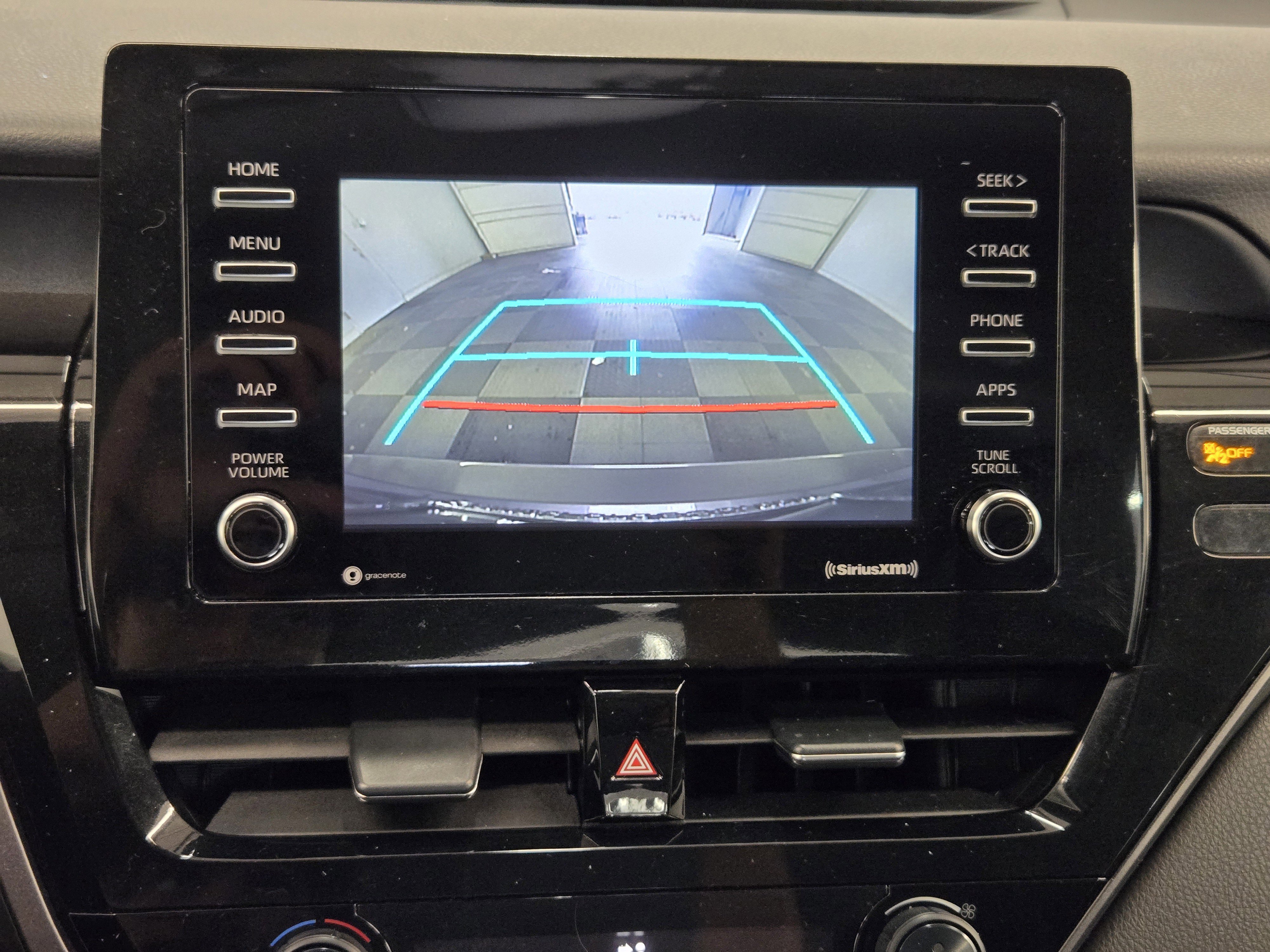 Used 2021 Toyota Camry SE FWD image 19