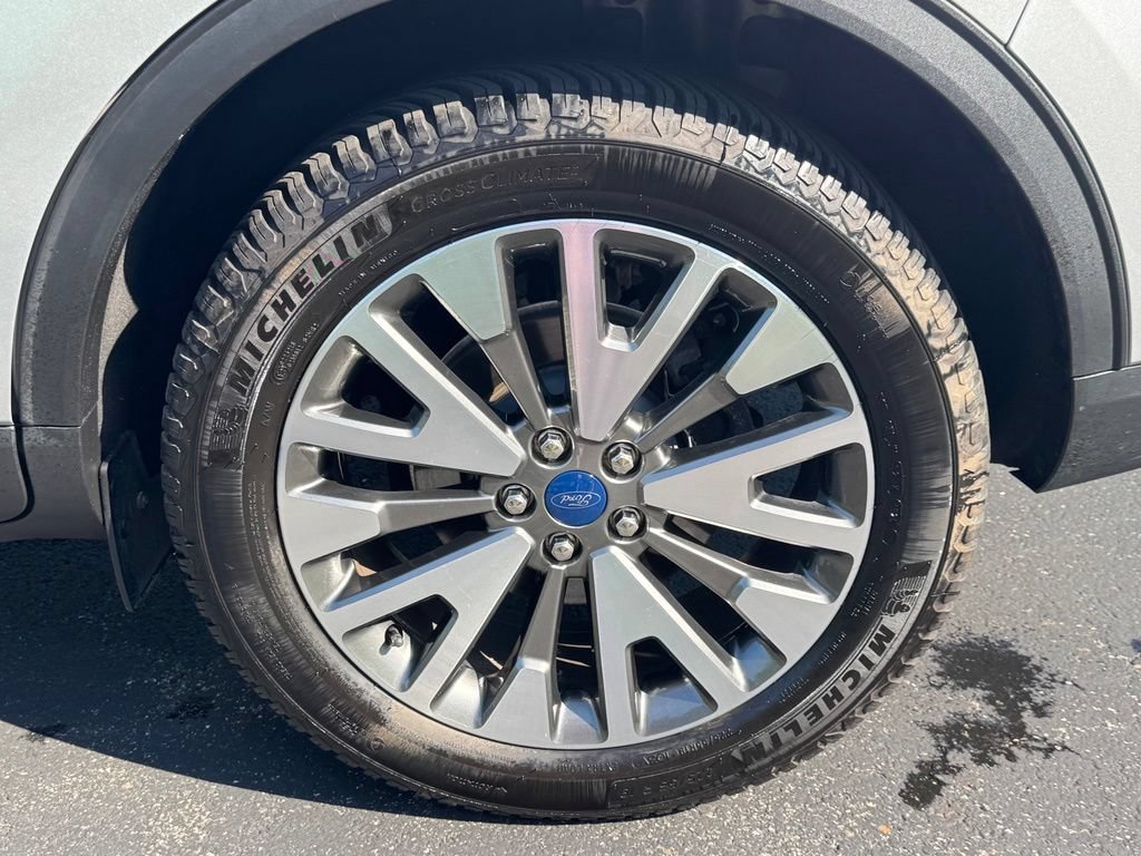 Certified 2020 Ford Escape Titanium AWD/4WD image 45