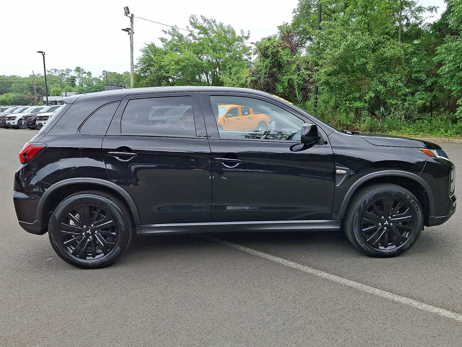 Used 2025 Mitsubishi Outlander Sport LE AWD/4WD image 7