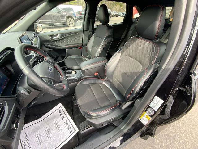 Certified 2025 Ford Escape ST-Line AWD/4WD image 11