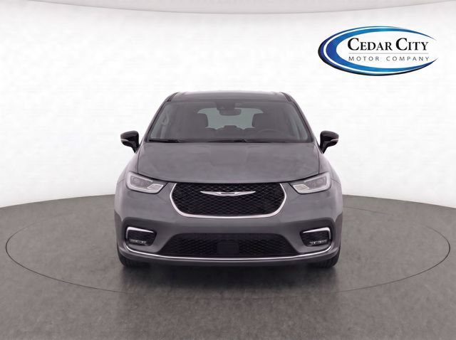 Used 2025 Chrysler Pacifica Select AWD/4WD image 5