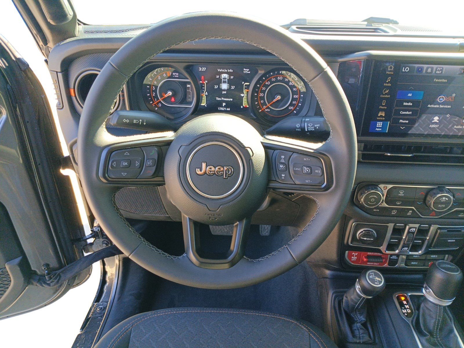Used 2026 Jeep Gladiator Mojave AWD/4WD image 13