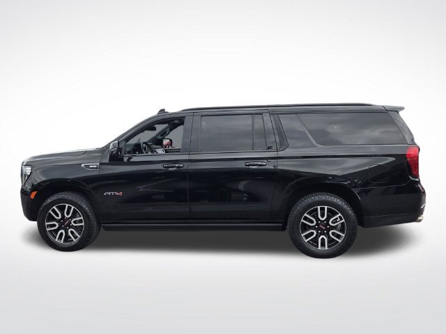 Used 2022 GMC Yukon XL AT4 w/ Technology Package AWD/4WD image 6