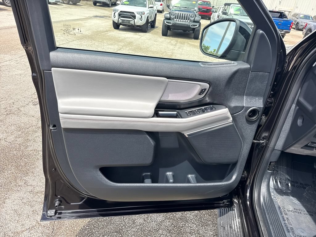 Certified 2025 Ford Expedition Active RWD image 15